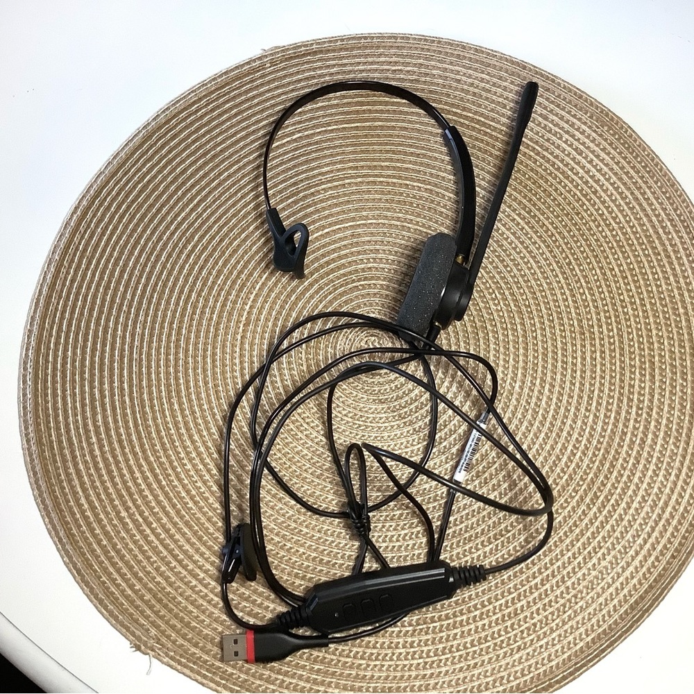 < Arama Headset with Microphone >